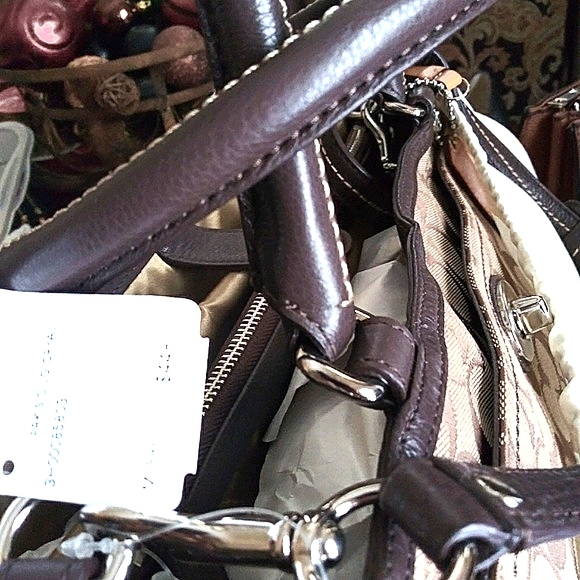 COACH Signature Handbag New With Tags Gorgeous Spacious Excellent Deal D… - Picture 8 of 8